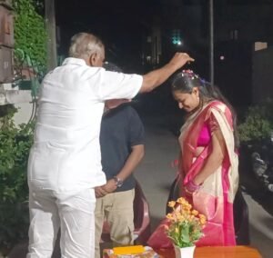 డాక్టర్ వినయ్ హేమంత్ లను ఆశీర్వదించి, శుభాకాంక్షలు తెలియజేసిన శాసనమండలి సభ్యులు శ్రీ మర్రి రాజశేఖర్ గారు…